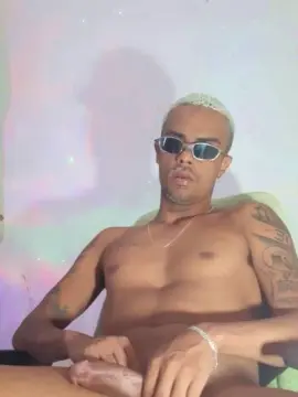 Cam4 Live Sex Cam of Mlk_leiteiro