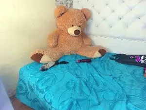 Cam4 Watch Live Sex Cams of clarita_hills