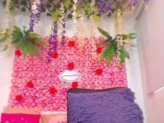 Camsoda Watch Live Sex Cams of blondesquirt