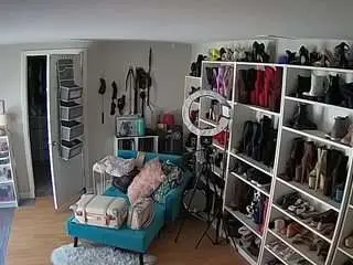 Camsoda Free Porn Cam of voyeurcam-missoliviablack-03