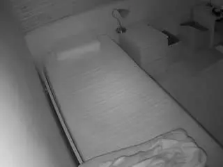 Camsoda Free Porn Cam of voyeurcam-julmodels-greybed-1