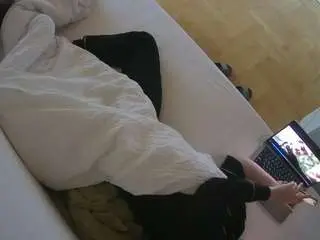 Camsoda Nude Webcam of voyeurcam-julmodels-greybed-2