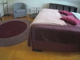Camsoda Nude Webcam of voyeurcam-julmodels-whitebed-6