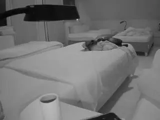 Camsoda Private Sex Chat of voyeurcam-julmodels-bed-2