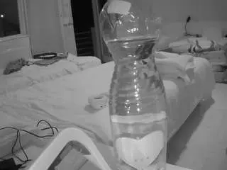Camsoda Free Porn Cam of voyeurcam-julmodels-bed-2