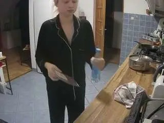 Camsoda Live Sex Cam of voyeurcam-julmodels-kitchen