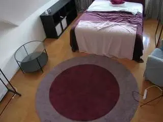 Camsoda Live Sex Cam of voyeurcam-julmodels-whitebed-1
