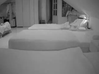 Camsoda Live Sex of voyeurcam-julmodels-bed-3