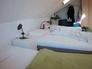 Camsoda Best Webcam of voyeurcam-julmodels-bed-4