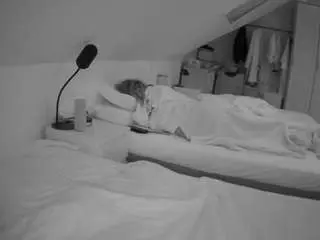 Camsoda Free Porn Cam of voyeurcam-julmodels-bed-4