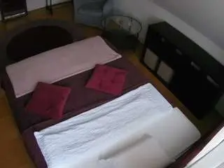 Camsoda Live Sex Cam of voyeurcam-julmodels-whitebed-2