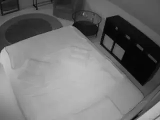 Camsoda Private Sex Chat of voyeurcam-julmodels-whitebed-2