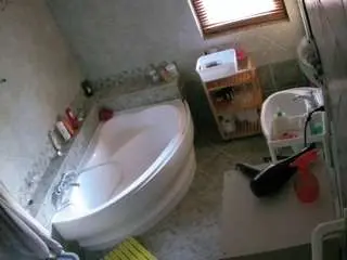 Camsoda Free Porn Cam of voyeurcam-julmodels-bath-1st-2