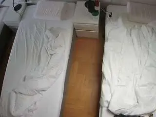 Camsoda Live Sex Cam of voyeurcam-julmodels-bed-5
