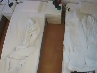 Camsoda Private Sex Chat of voyeurcam-julmodels-bed-5