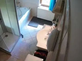 Camsoda Sex Cam of voyeurcam-julmodels-bath-2nd-2