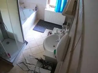 Camsoda Sex Chat of voyeurcam-julmodels-bath-2nd-2