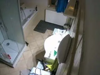 Camsoda Best Webcam of voyeurcam-julmodels-bath-2nd-2