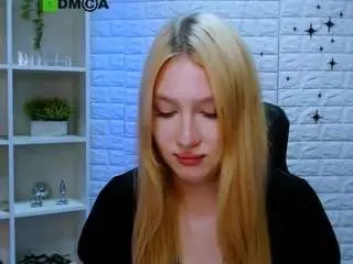 Camsoda Sex Cam of playful-sophie