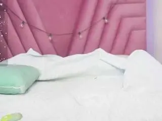 Camsoda Watch Live Sex Cams of hornybarelylegalgirl
