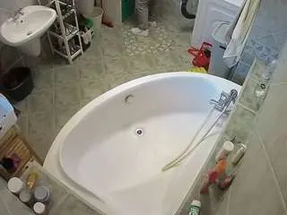 Camsoda Watch Live Sex Cams of voyeurcam-julmodels-bath-1st-1