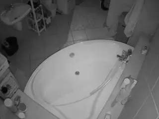 Camsoda Free Live Porn of voyeurcam-julmodels-bath-1st-1