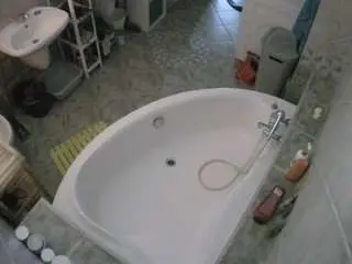 Camsoda Free Porn Cam of voyeurcam-julmodels-bath-1st-1
