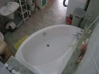 Camsoda Adult Video Chat of voyeurcam-julmodels-bath-1st-1