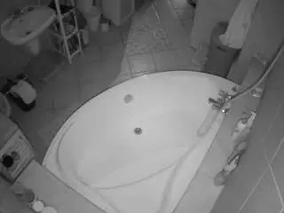 Camsoda Nude Webcam of voyeurcam-julmodels-bath-1st-1