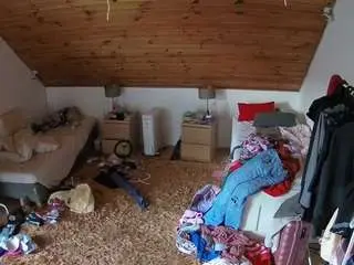 Camsoda Free Live Porn of voyeurcam-julmodels-whitebed-3