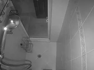 Camsoda Adult Video Chat of voyeurcam-baileybase-shower