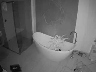 Camsoda Private Sex Chat of voyeurcam-casa-salsa-bathroom-5
