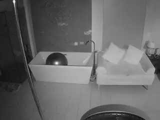 Camsoda Private Sex Chat of voyeurcam-casa-salsa-bathroom-3