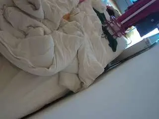 Camsoda Live Sex Cam of voyeurcam-julmodels-whitebed-4