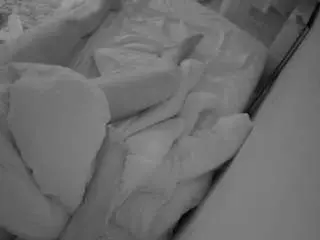 Camsoda Free Porn Cam of voyeurcam-julmodels-whitebed-4