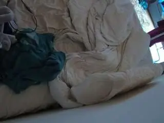 Camsoda Sex Cam of voyeurcam-julmodels-whitebed-4