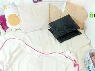 Camsoda Nude Webcam of hallestrawberry