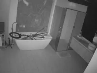 Camsoda Sex Chat of voyeurcam-casa-salsa-bathroom-4
