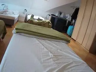 Camsoda Live Sex of voyeurcam-julmodels-bed-1