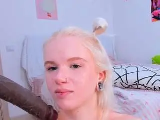 Camsoda Adult Webcams of mia-wave