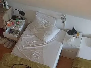 Camsoda Nude Webcam of voyeurcam-julmodels-bed-7