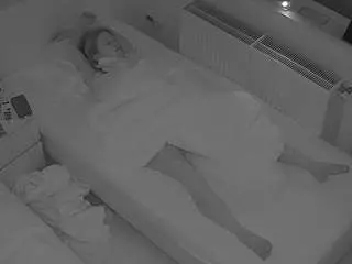 Camsoda Private Sex Chat of voyeurcam-julmodels-bed-7