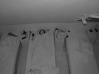 Camsoda Private Sex Chat of voyeurcam-julmodels-bed-7