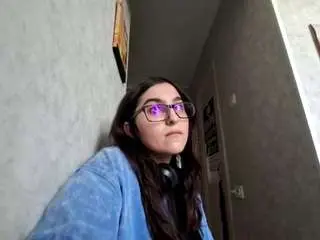 Camsoda Free Porn Cam of jolandahoneycott