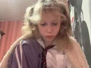 Camsoda Nude Webcam of alysestrawn
