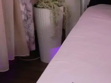 Chaturbate Watch Live Sex Cams of yournaughtyangel1