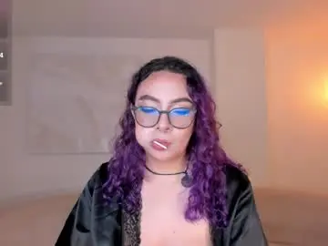 Chaturbate Live Sex Cam of loiseharper