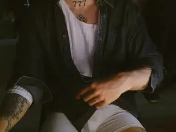 Chaturbate Live Sex Cam of kyle_tattoo