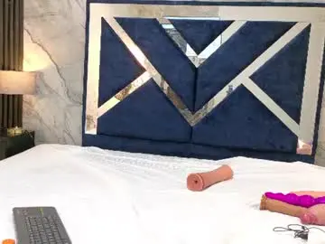 Chaturbate Live Sex Cam of karina_analdeep