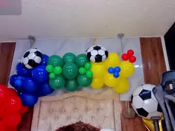 Chaturbate Live Sex Cam of lia_16_